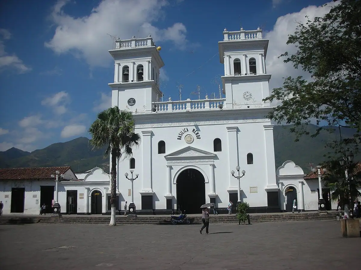 Basílica Menor San Juan Bautista (Girón)