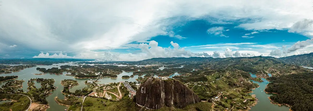 Embalse Peñol-Guatapé