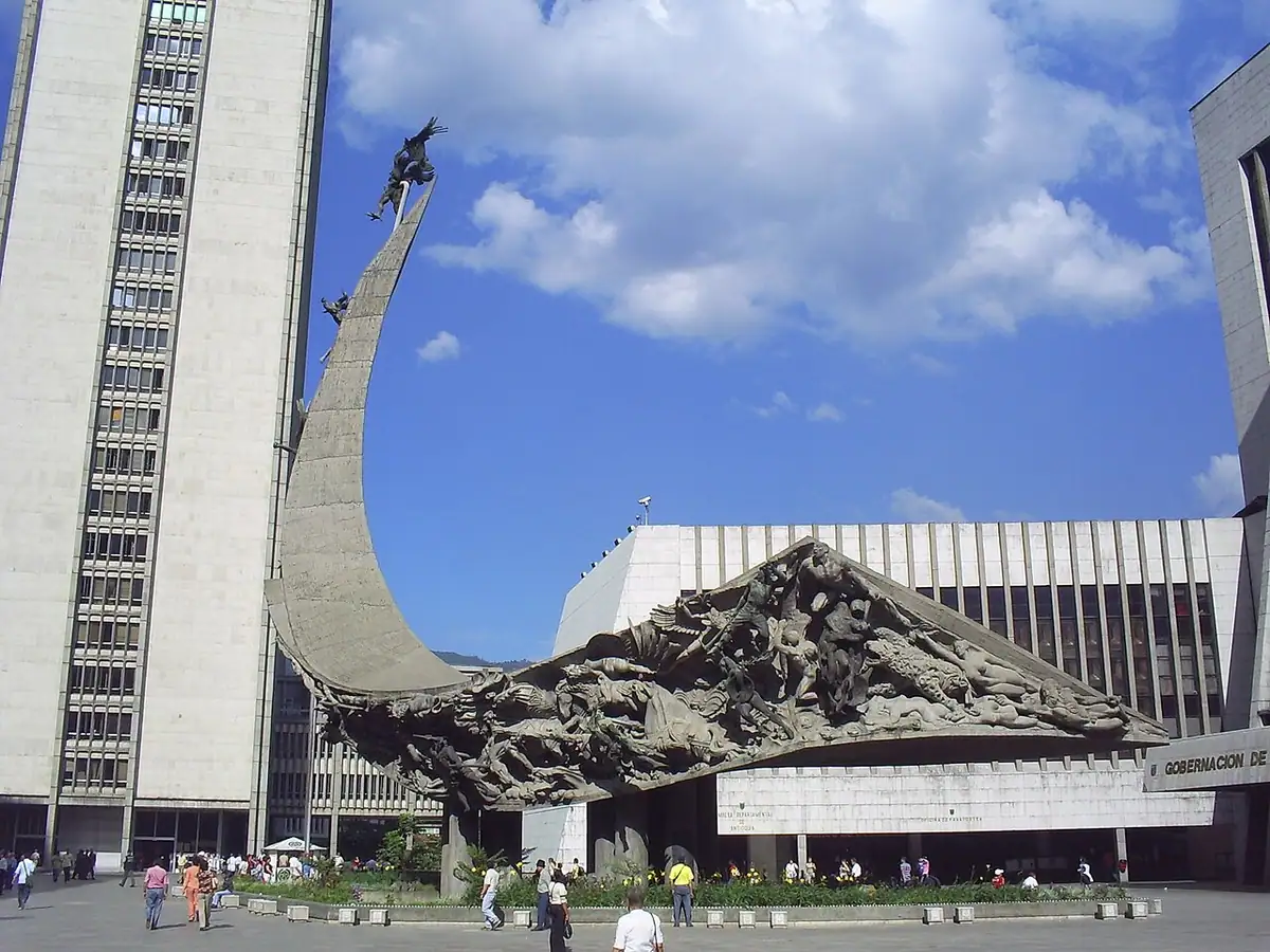 Monumento a la Raza (Medellín)