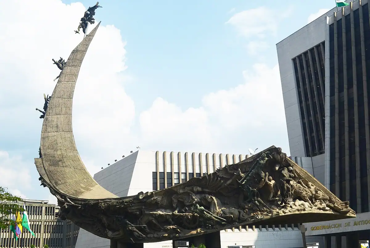 Monumento a la Raza (Medellín)