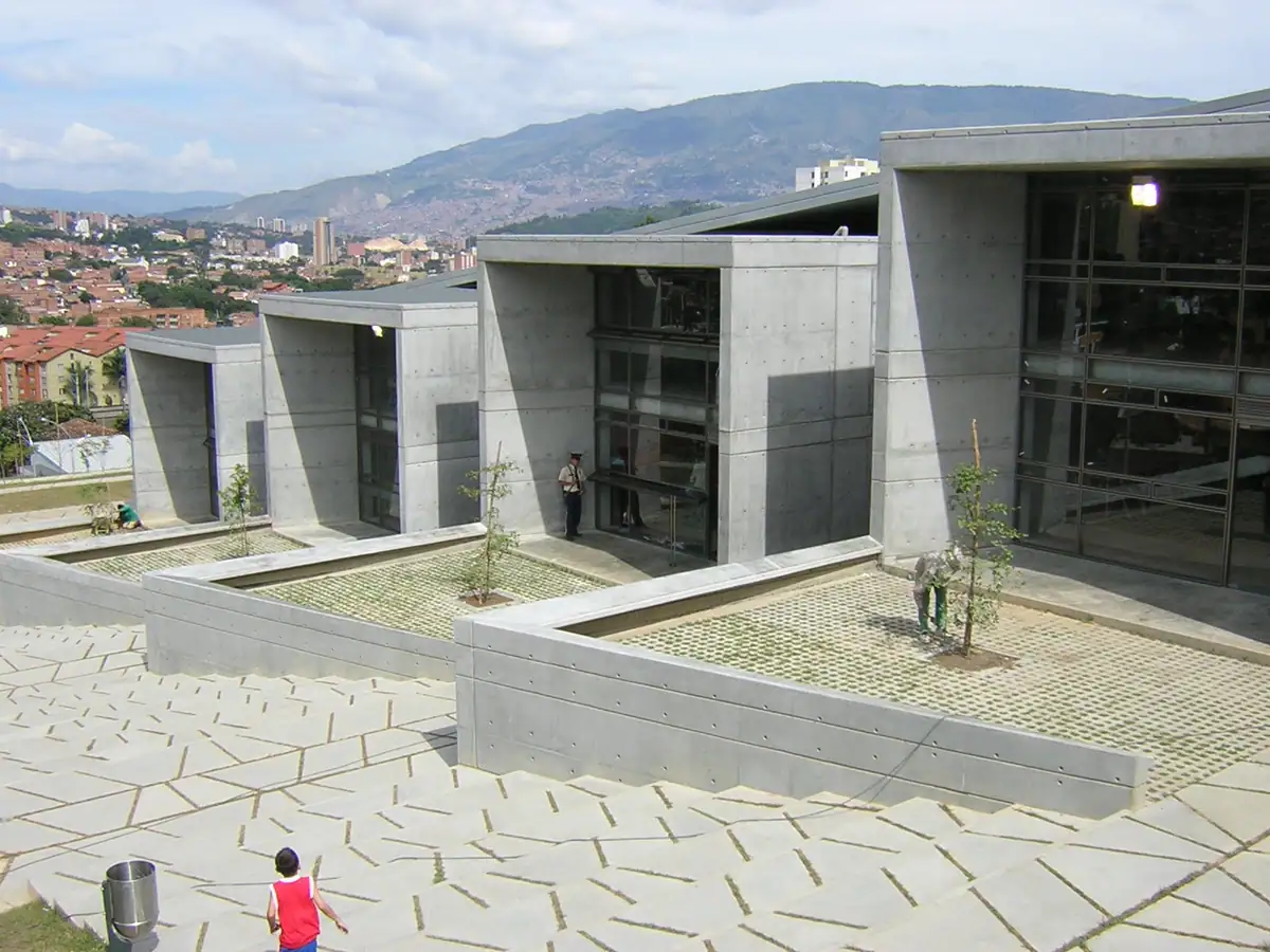 Parque Biblioteca San Javier (Medellín)