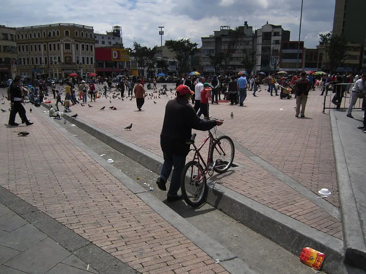 Plaza de San Victorino y La Mariposa (Bogotá)