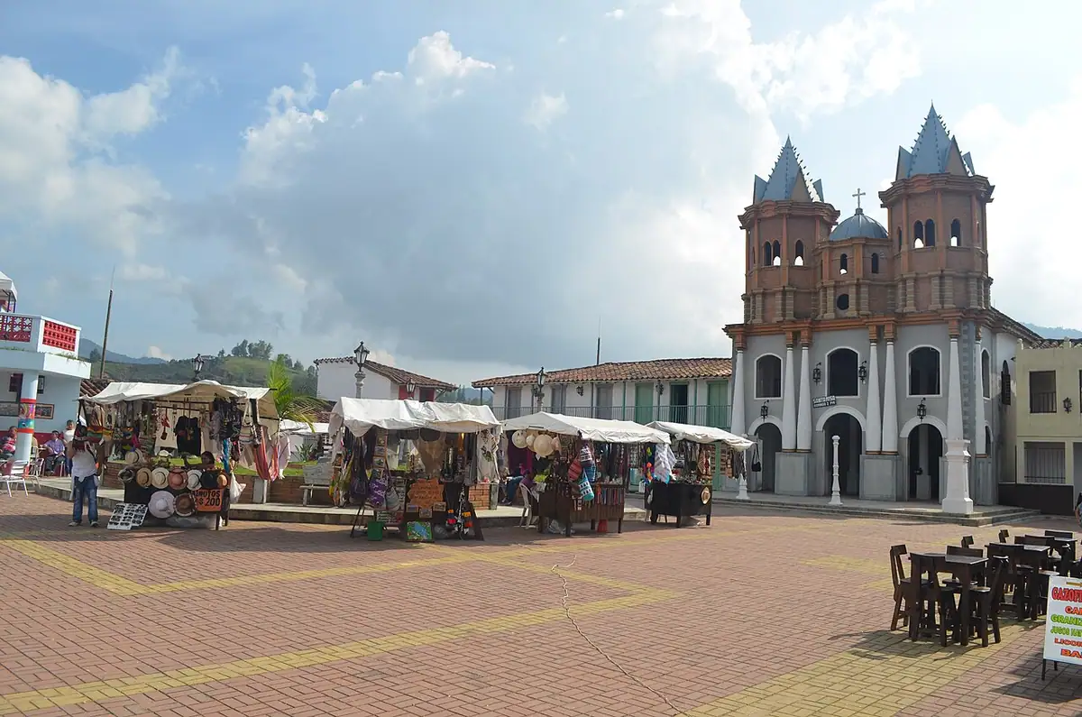 Réplica del Viejo Peñol