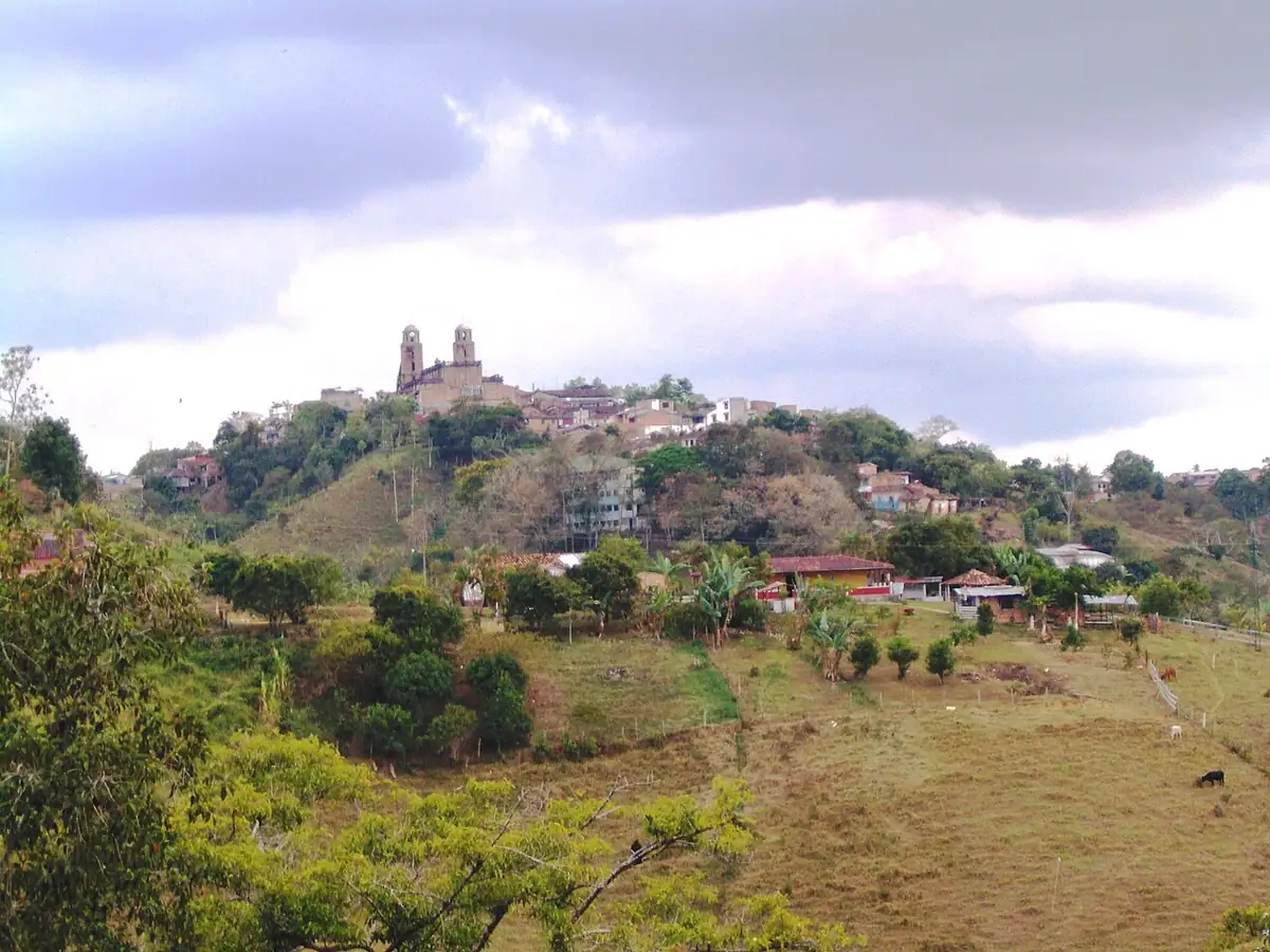 Yalí